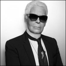 Meghalt Karl Lagerfeld divattervező