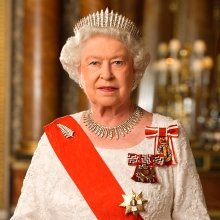 Kitüntette: II. Erzsébet királynő