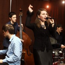 Jazzy Live: Karosi Júlia Quartet,  vendégszólista: Lukács Miklós cimbalomművész