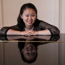 Mozart Est – Yang Yoonhee zongorista hangversenye