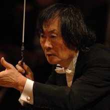 Kobajasi Kenicsiró vezényletével ad koncertet a Nemzeti Filharmonikus Zenekar