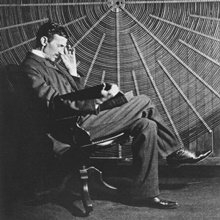 Multimédiás kiállítás Nikola Tesla munkáiból