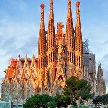Építési engedélyt kapott a Sagrada Familia