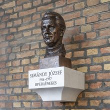 Simándy szobrát avatták fel Szegeden