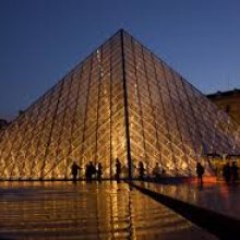 Jelentősen visszaesett a Louvre látogatottsága