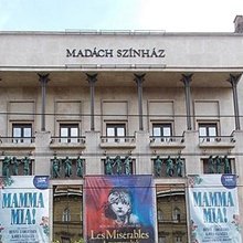 A két egyetlen - Online bemutatót tart a Madách Színház