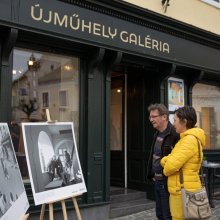 Kortárs önarcképek és portrék az ÚjMűhely Galériában Szentendrén