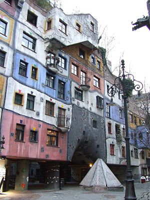 Hundertwasser-ház, Bécs (Forrás: Wikipedia)