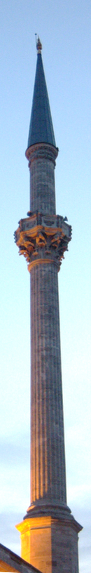 A Dolmabahçe mecset minaretje