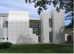 Richard Meier, a Des Moines Iowa Art Center legújabb épületrésze, 1985.