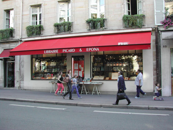 Könyvesbolt a Saint-Sulpice téren