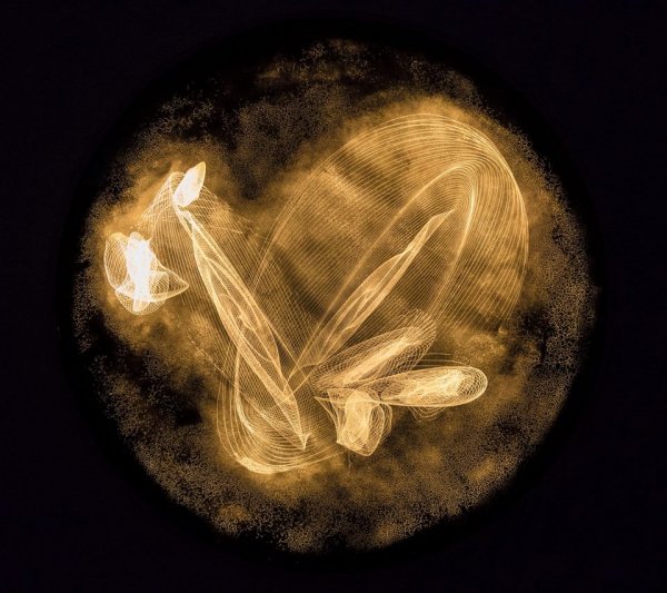 Bolygó Bálint – Mikrocosmos I. Round, 2009, kormozott üveg, LED-világítás, 70 x 70 x 5 cm