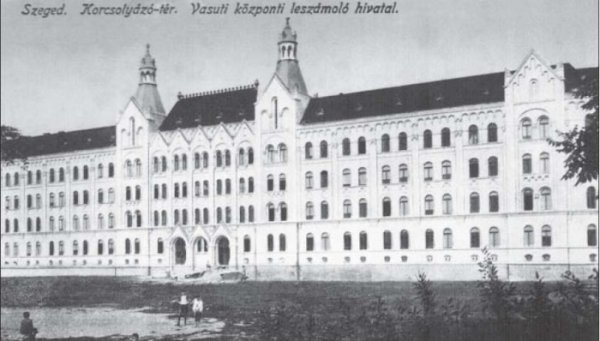 A szegedi vasúti leszámoló hivatal (később a bölcsészkar) homlokzata az 1910-es években.