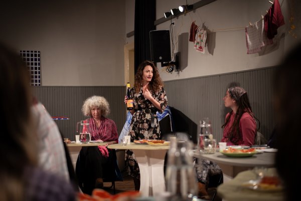 Háztartásbeli (Storytelling-est és balkáni falatozás csak nőknek) a STEREO Művházban
